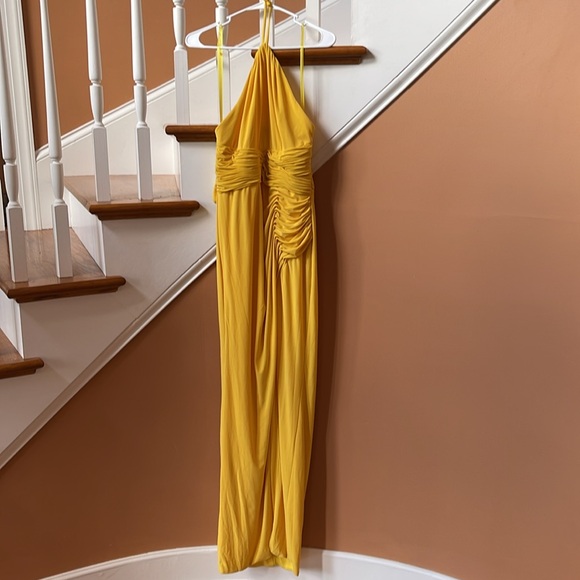 MAC DUGGAL Halter Neck Rouched Side Front Slit Gown in Marigold Size Small - Picture 4 of 7